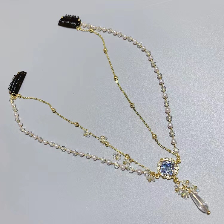 Egzotični dodatak za kosu za tradicionalni svadbeni izgled — zlitina, stil princeze, ugravirani kristalni privjesak na čelo, neovisno pakiran, ovlaštena privatna marka