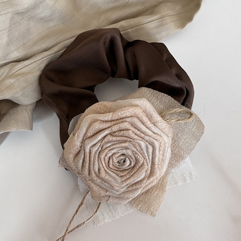 Elastic de păr cu floare din material textil, din trandafir uscat – lucrat manual, agrafe împletite, accesorii pentru cap (Primăvara 2024)