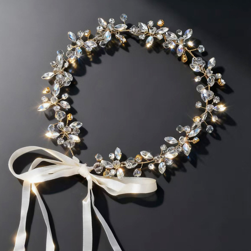 Nuotakos plaukų juosta iš vielos, lapų formos marquise kristalai, miško stilius, galimas pritaikymas