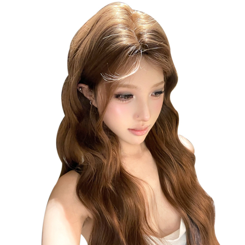Sieviešu parūka ar pilnu galvas mežģīņu, astoņu rakstzīmju bangs, augstas temperatūras izturīgas šķiedras, daļēji roku darbs, lielas viļņotas cirtas