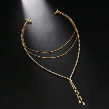 Moteriška daugiasluoksnė nugaros grandinė su kutais - vario lydinys, elektroplakavimas, mozaikiniai dirbtiniai akmenys, pritaikoma apdorojimo