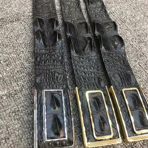 Muški kaiš od kože krokodila sa glatkom čeličnom kopčom, stil ličnosti