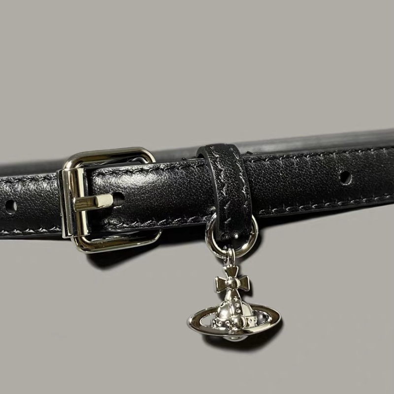 Pojas sa Saturnovim privjeskom, od umjetne kože, metalna kopča s pinom, elegantan minimalistički stil, ljeto 2024