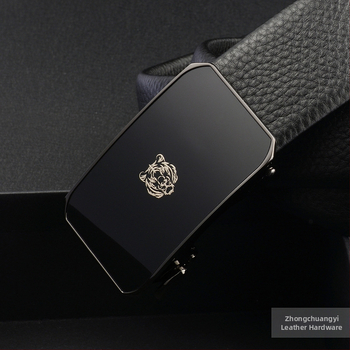 Мъжки кожен колан с автоматична закопчалка (Материал: естествена кожа; Пряжка: сплав; Тип пряжки: автоматична; Технология на материала: цинкова сплав, телешка кожа; Дизайн: персонализиране на подарък)