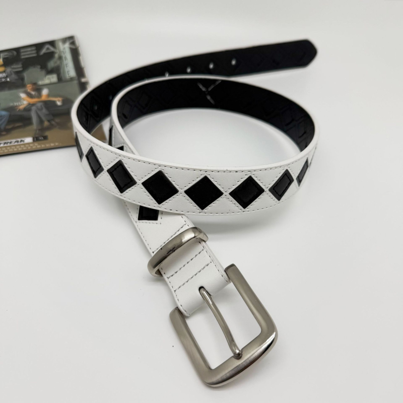 Kožený opasok, unisex, čierno-biely šachovnicový vzor, pravá koža; šírka 3,4 cm; pracka zliatiny s kolíkom