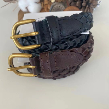 Kötött bőrszíj (Anyag: Valódi bőr; Első réteg marhabőr; Fém csat; Tűcsattal záródó; Stílus: személyes tendencia)