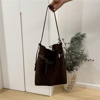 Geantă bucket din piele moale, capacitate mare, încap laptop de 8 inch, căptușeală PU, lansare toamna 2025