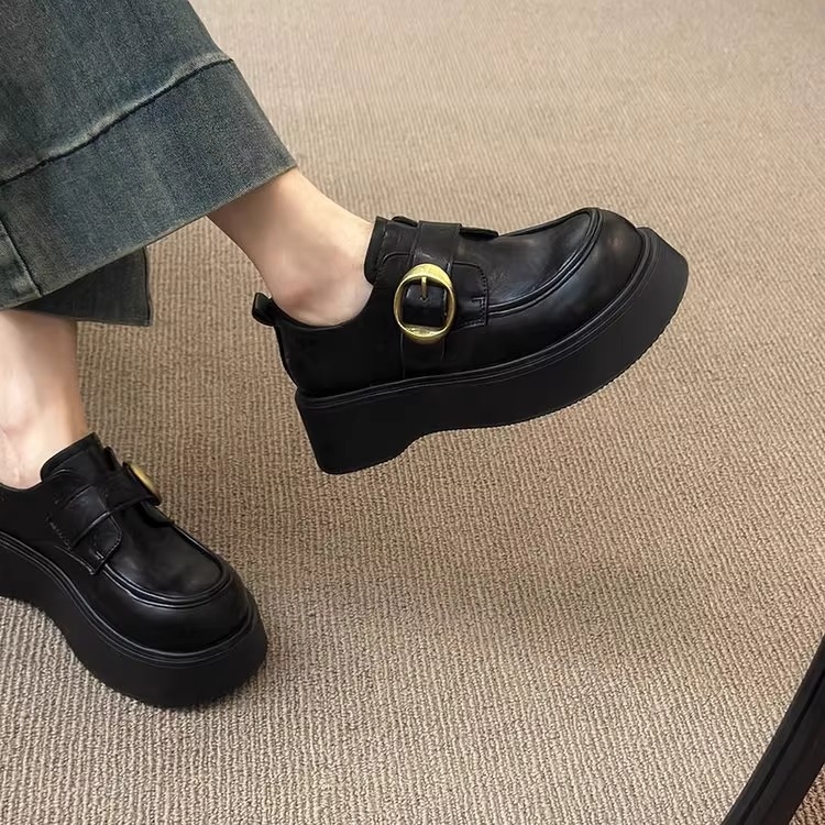 Loafers dama, cu vârf rotund, partea superioară din Super Fiber, toc mediu 3–5 cm, talpă groasă