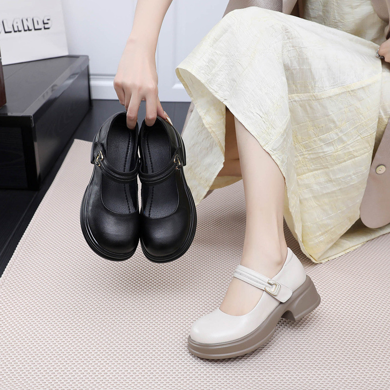 Дамски лофери от естествена кожа с дебел под, кръгъл нос, гумена подметка, височина на тока 3–5 см, средно отворено устие