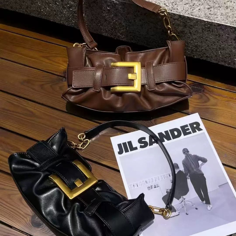 Unisex Τσάντα Ώμου με Πλισμένη Μεταλλική Αγκράφα, PU Εσωτερική Επένδυση, Οριζόντιο Τετράγωνο Σχήμα, Κλείσιμο με Καπάκι, Εσωτερική Θήκη με Φερμουάρ, Διπλοί Ιμάντες