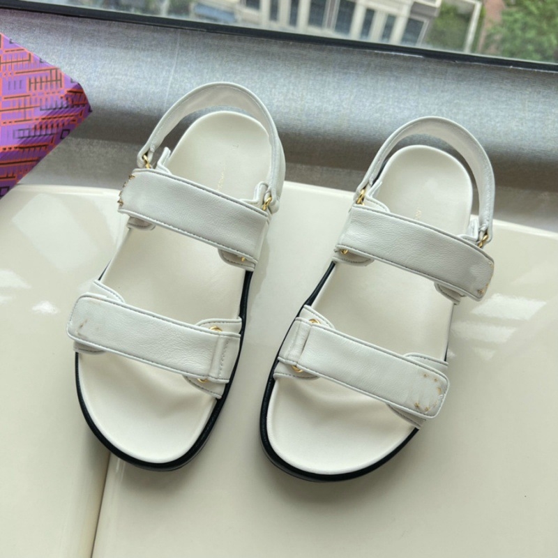 Ρωμαϊκά σανδάλια με στρογγυλό δάχτυλο, επάνω μέρος από γούνα προβάτου, επένδυση από δέρμα αρνιού, κλείσιμο Velcro, σόλα από καουτσούκ