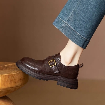 Moteriški loaferiai su apvaliu nosimi, gėlių brogo įkirpimai, dvigubi dirželiai su sagtimis, PU viršus, guminė padas