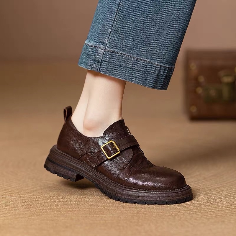 Moteriški loaferiai su apvaliu nosimi, gėlių brogo įkirpimai, dvigubi dirželiai su sagtimis, PU viršus, guminė padas