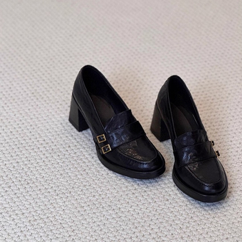 Odiniai loafers, britų stiliaus, viršus iš karvės odos, storas kulnas 6–8 cm, gilus įėjimas