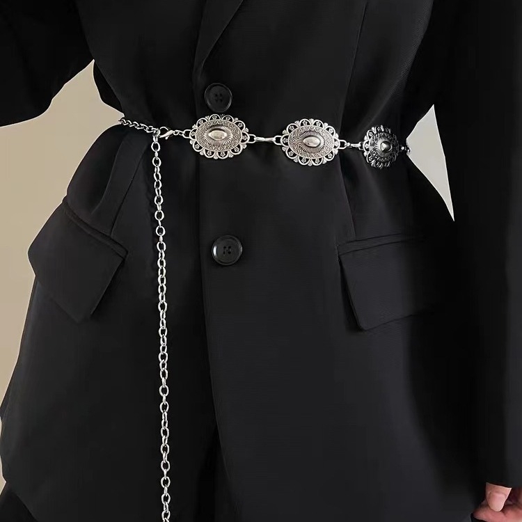 Fém deréklánc retro gravírozott mintával, etnikus stílus, egylapos kör (Anyag: fém; Stílus: univerzális; Derék kerülete: egylapos kör; Hossz: 60 cm alatt; Testreszabható)