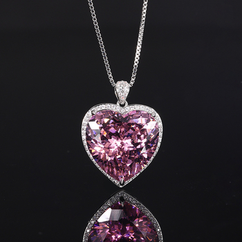 Náhrdelník srdcového prívesku, geometrický štýl, hlavný kameň: diamant, materiál: meď s povlakom