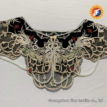 Детски аксесоар за дрехи с водноразтворима бродерия, облачна бродерия на раменете, мотив пеперуда върху яка и мънистени акценти