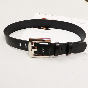 Женски широк кожен колан с квадратна пряжка, телешка кожа; пряжка от цинкова сплав; закопчаване: щифт; есен 2025; тежка индустрия