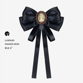 Moteriška kaklo gėlės segtukas — retro, plokščias galvutė, lydinys, monochrominis