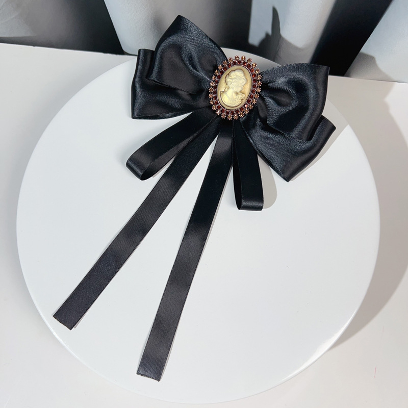 Moteriška kaklo gėlės segtukas — retro, plokščias galvutė, lydinys, monochrominis