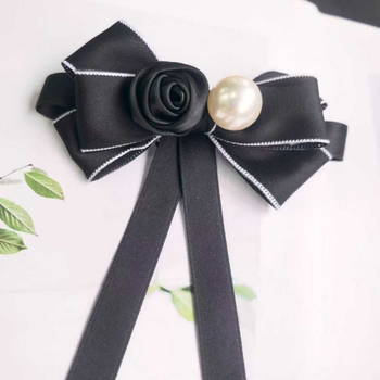 Kaklo gėlės segė su mišriomis medžiagomis (Unisex, Poliesterio įdaila, Žiema 2025)