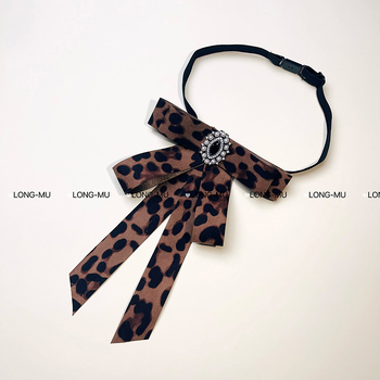 Украса за яка – панделка с цвете, ретро стил, унисекс; Материал: плат; Дизайн: цветово съчетание; Ръчна изработка