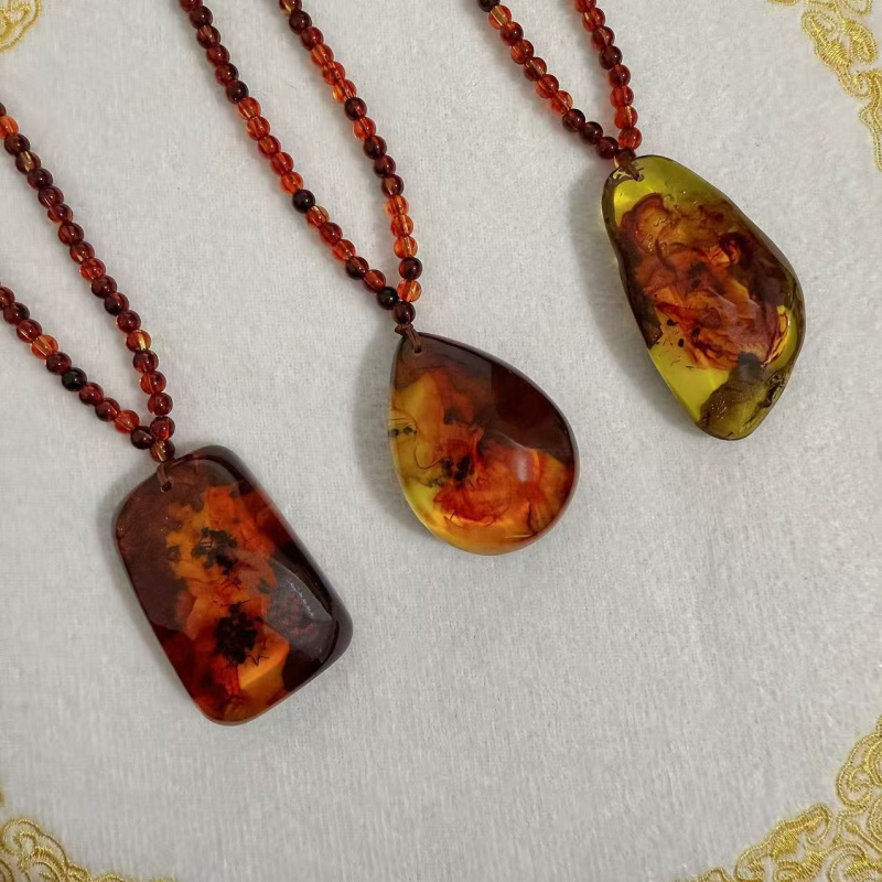 Ogrlica geometrijskog oblika, plastika/smola, poliran završetak, Cong xi jewelry, proljeće 2025