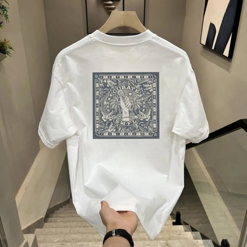 Ispisano T-shirt s okruglim izrezom, kratkim rukavima, američki stil, slobodan kroj, uz klips za kravatu