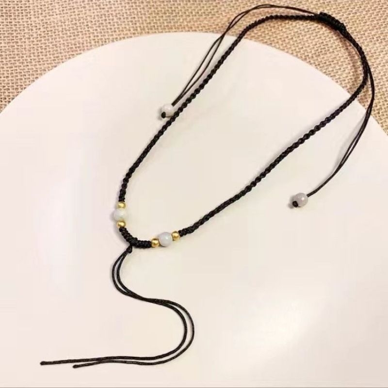 Nyaklánc kézzel szőtt ötvözet medállal, kulcscsonti láncon, állítható hosszúságú, nemzeti stílusú dizájn.