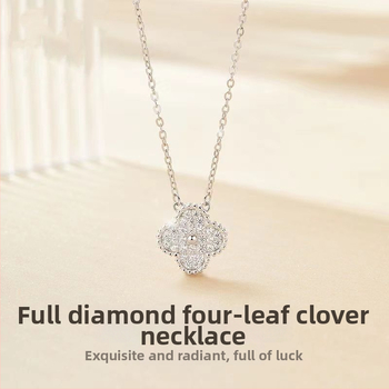 Kaklo papuošalas su keturkampio dobilo lapu iš sidabro 925 su deimantais — prabangus stilius, 2025 m. pavasario leidimas