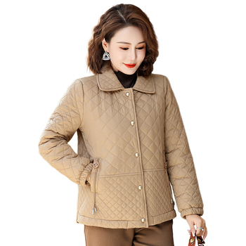 Pamut tömésű, quiltelt kabát fleece-béléssel, egylöves záródású, reveres gallérral, középhosszú téli kabát