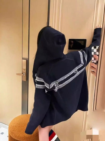 Дамски реверсивен кардиган с качулка, жакард с монограма от кашмир и вълна, лека и топла