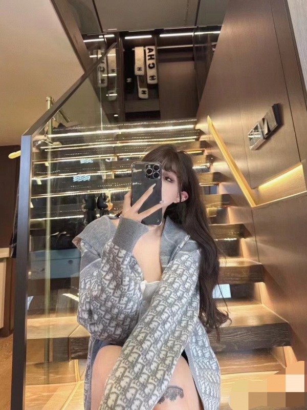 Дамски реверсивен кардиган с качулка, жакард с монограма от кашмир и вълна, лека и топла