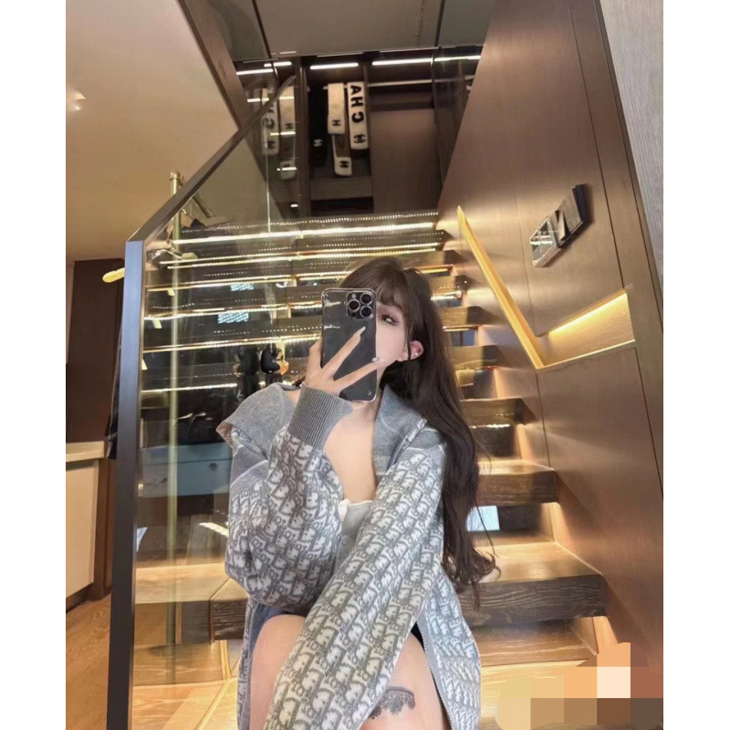 Дамски реверсивен кардиган с качулка, жакард с монограма от кашмир и вълна, лека и топла