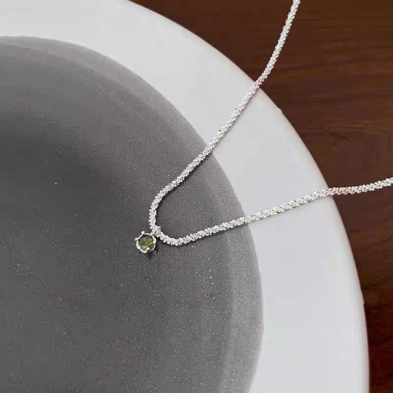 Колие: 925 сребро, полирана повърхност, геометричен дизайн, искряща верига, стил светъл лукс, тегло около 3 г