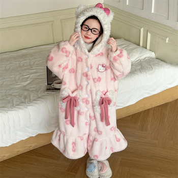 Meitenēm kapucēta naktskleita no korālā velūra, bieza ziemas versija, 99% poliester, mīksta apdare