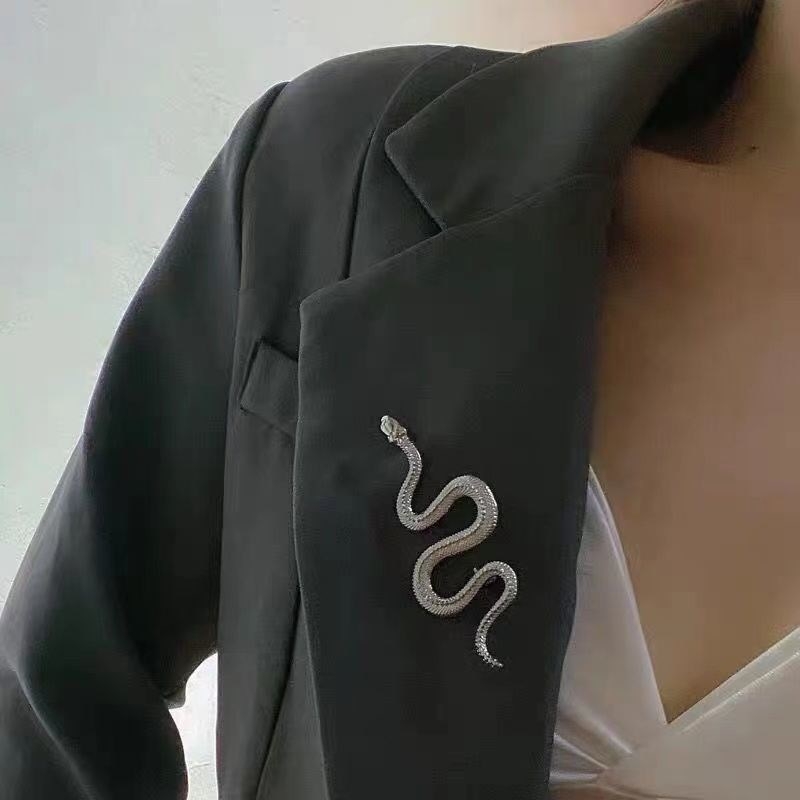 Broš u obliku zmije, unisex stil, zodijalni dizajn, materijal: legura, višefunkcionalna