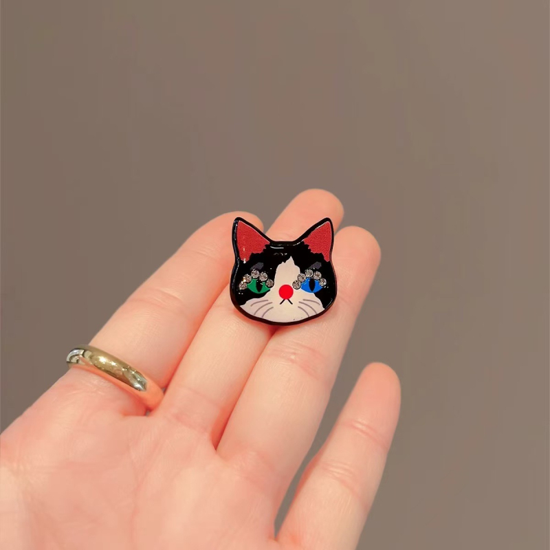 Сплав котешка брошка – мультяшен дизайн, свеж и сладък стил, женска паметна брошка, издание лято 2024