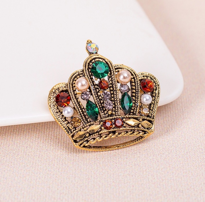 Barokno-palatska mašna broš — cinkov legura, marka Isia, stil: broš, obrada: elektroplatiranje, funkcija: ukrašavanje, dvostruka upotreba, poklon