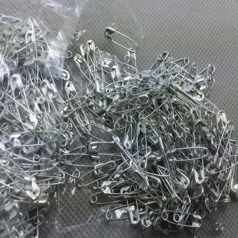 Железна булавка за дрехи, брошка с булавка за сигурност, мини метална булавка за окачване; Опаковка: 50 кутии на кашон; Брутно тегло: 0,25 кг