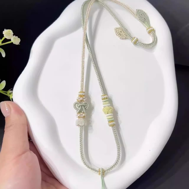 Uniszex nyaklánc szálzsinórral, kézzel kötött, minimalist stílus