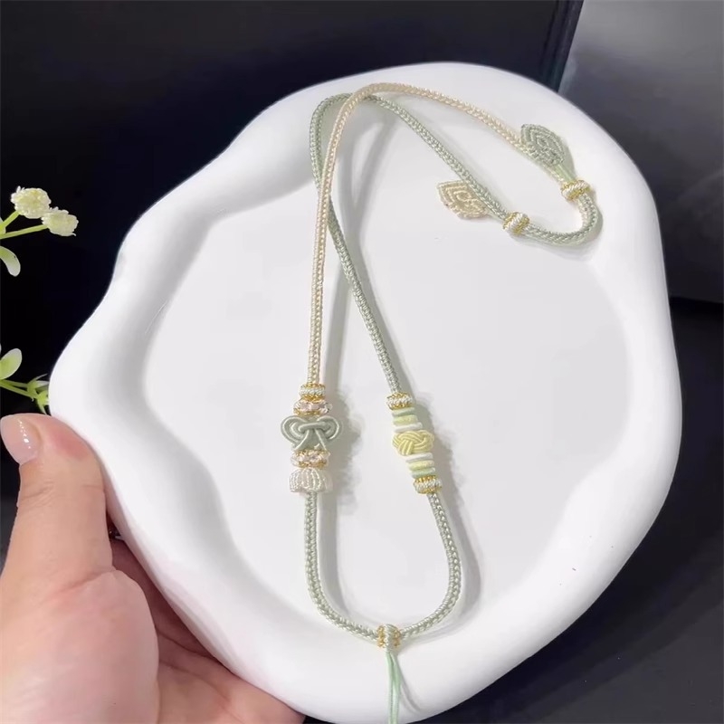 Uniszex nyaklánc szálzsinórral, kézzel kötött, minimalist stílus