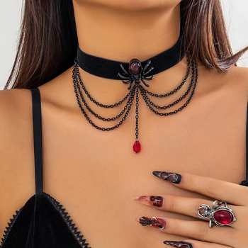 Choker s rubinim paukom, gotička ogrlica s resicama