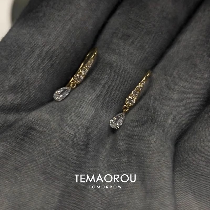 Geometriai formájú fülbevalók cirkónium bojttal, ötvözetből, női stílus