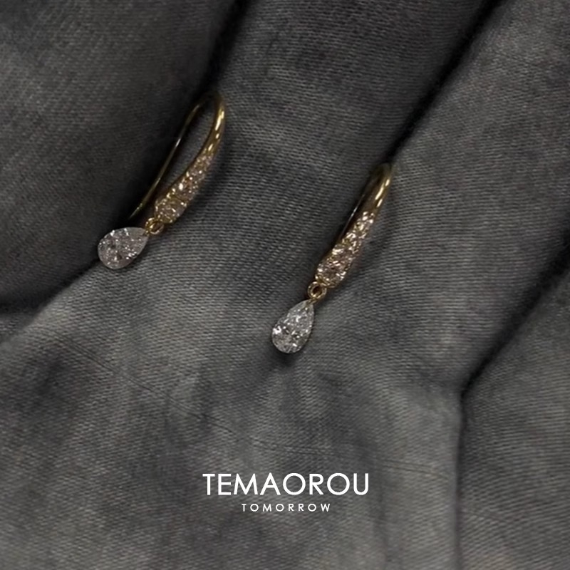 Geometriai formájú fülbevalók cirkónium bojttal, ötvözetből, női stílus