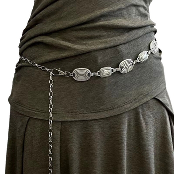 Колан за талия с резбована верига, метална конструкция; катарама от сплав; закопчаване с кука; ширина 2–4 см; електроплатинг