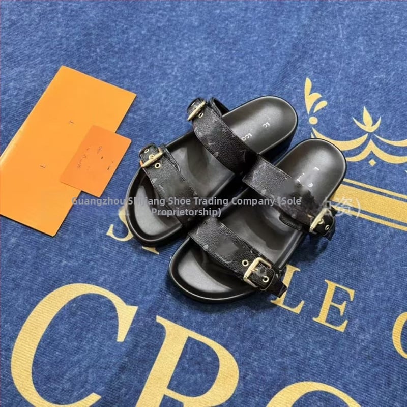 Unisex flipflopi pieaugušajiem, augšējā daļa no mikrošķiedras ādas, gumijas zole, aizvēršana ar vienu klikšķi