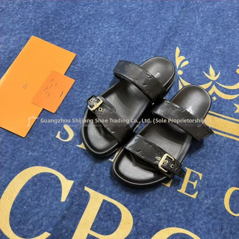 Unisex flipflopi pieaugušajiem, augšējā daļa no mikrošķiedras ādas, gumijas zole, aizvēršana ar vienu klikšķi