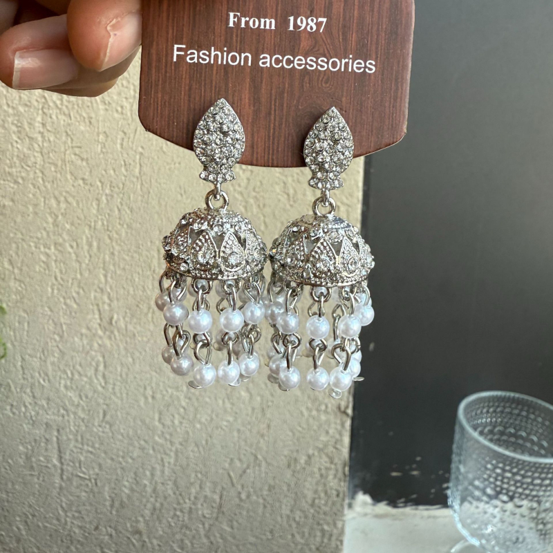 Pribor: naušnice s resicama od bisera, geometrijski dizajn, umetni kameni, titan čelik, dugačka ogrlica i lanac za struk