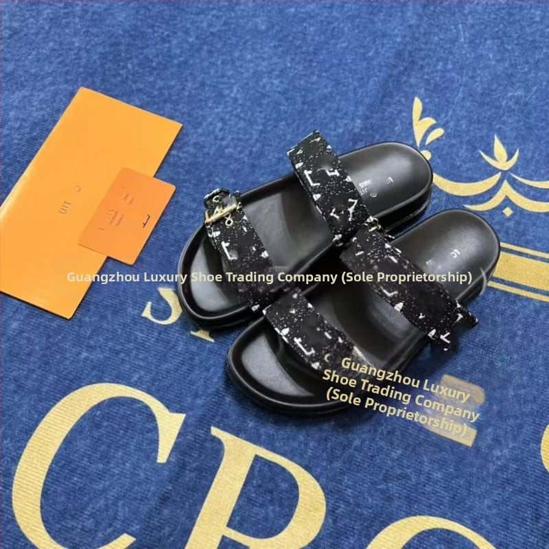 Monogrāmas gumijas sprādzes flip‑flopa sandales ar mikrošķiedras ādu augšdaļu, gumijas zole, pieaugušajiem, biznesa stils